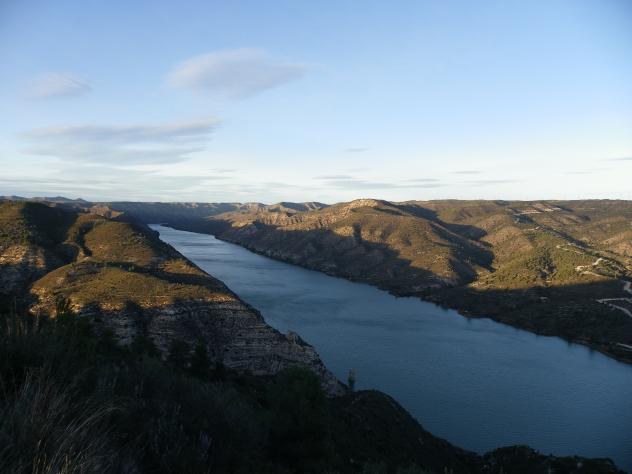 Foto de Pantano de Riba-roja en Fayón, Zaragoza