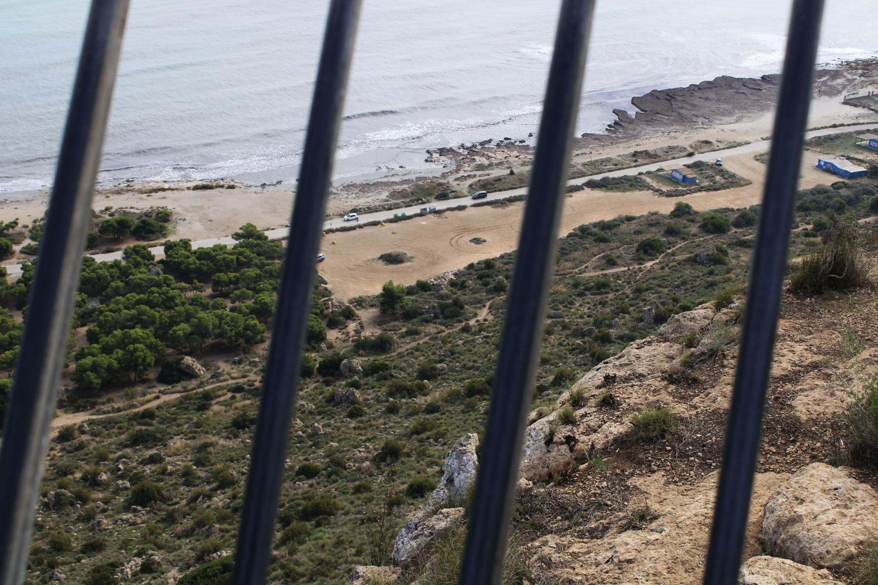 Vista de la costa desde la pasarela del mirador del faro