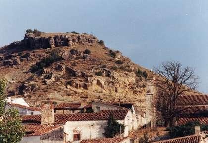 Cerro del Castillo y pueblo