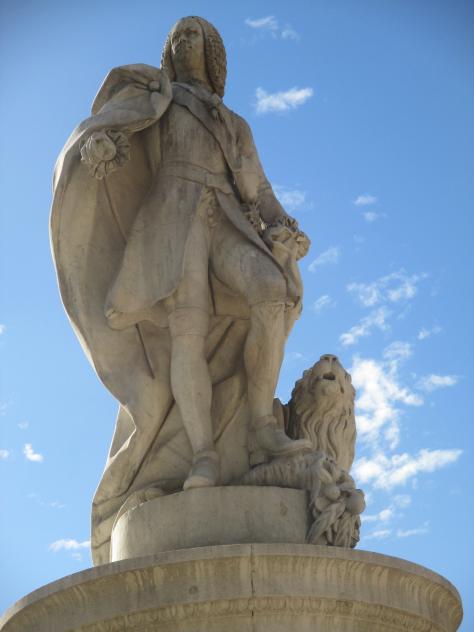 Resultado de imagen de estatua de fernando VI