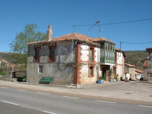 Casa junto a la fuente, LLANILLO (Burgos)