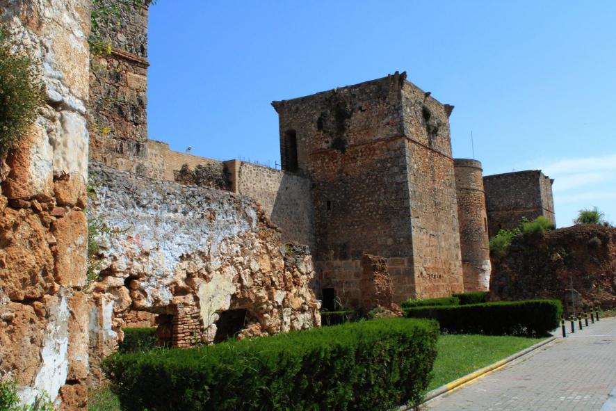 Murallas interior del pueblo, NIEBLA (Huelva)