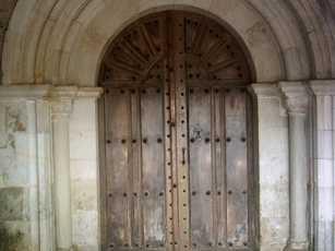 Entrada a la Iglesia de San Pelayo