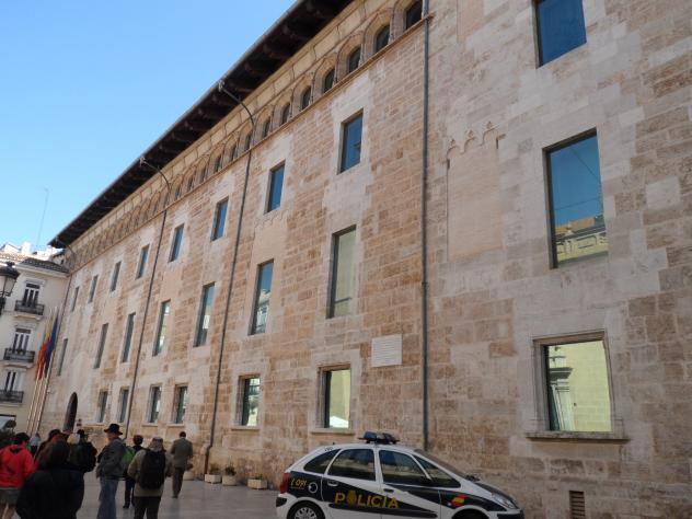 Descarga los pliegos de la licitación a la seguridad de los edificios del palau de las corts valencianes
