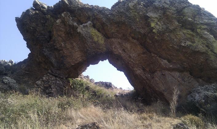 Arco de piedra en Alpartir, ALPARTIR (Zaragoza)