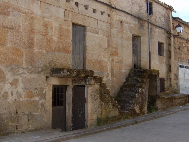 Escaleras sin barandillas, FERMOSELLE (Zamora)