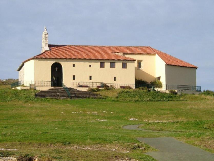 Resultado de imagen de ermita de la virgen del mar santander