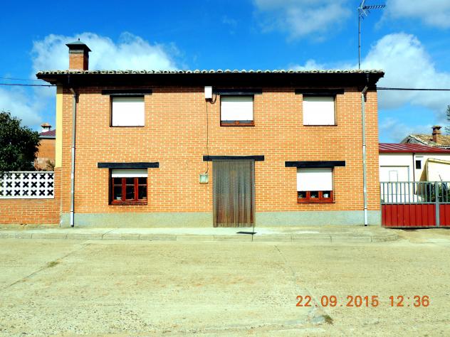 Casa nueva con fachada de ladrillo, MICIECES DE OJEDA (Palencia)