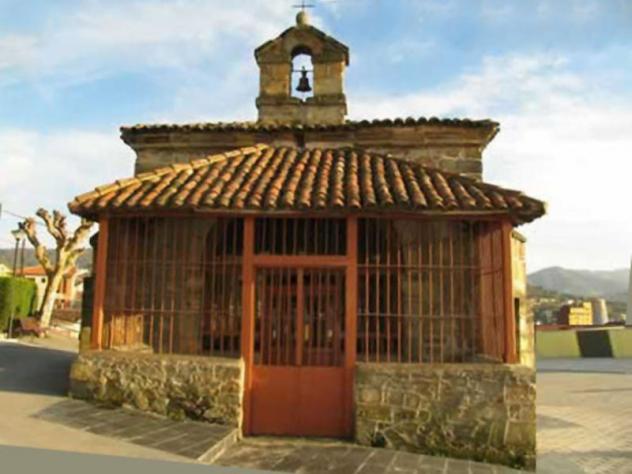 Resultado de imagen de Capilla del Llungueru