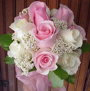 precioso ramo con flores rosas y blancas, LEMOA (Vizcaya)