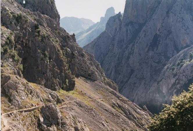 Montañas de Encanto, CAIN (León)