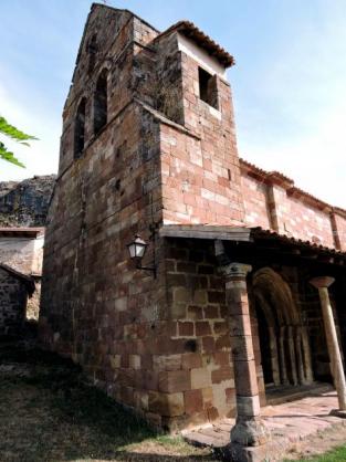 Espadaña románica de San Martín