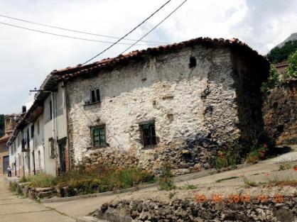 Casa con algún siglo a cuestas