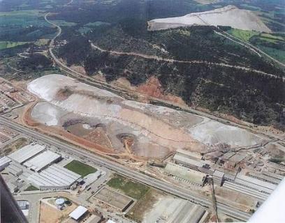 Cogulló y montañas de sal