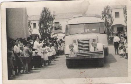 echandole las bendiciones