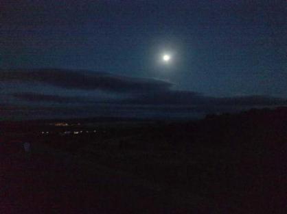 luna de agosto serranillo dosmildiez